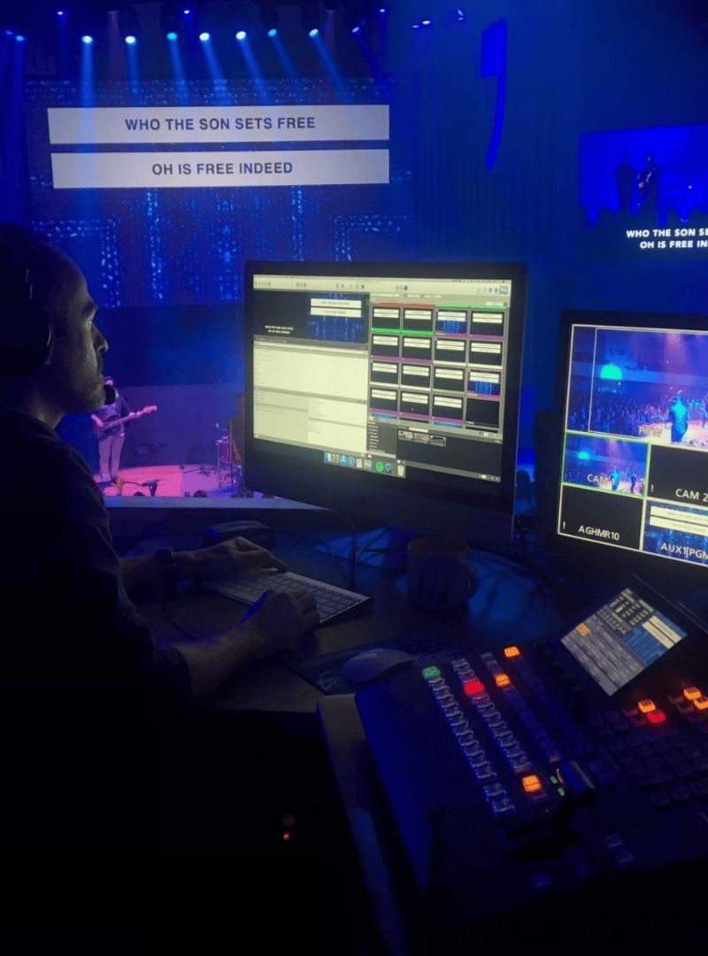 Jon running ProPresenter for the Thomas County Disciple Now